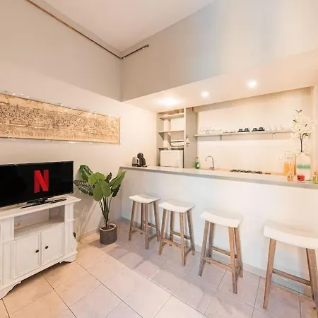 Marte, Piazza Maggiore A 5 Min Appartement